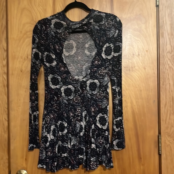 Free people dress, comfortable fun dress! - Picture 2 of 3